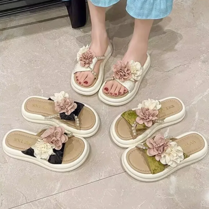 

Женские тапочки на толстой подошве с цветочным декором, плетеные жемчужные сандалии на танкетке с открытым носком, элегантные удобные легкие женские тапочки