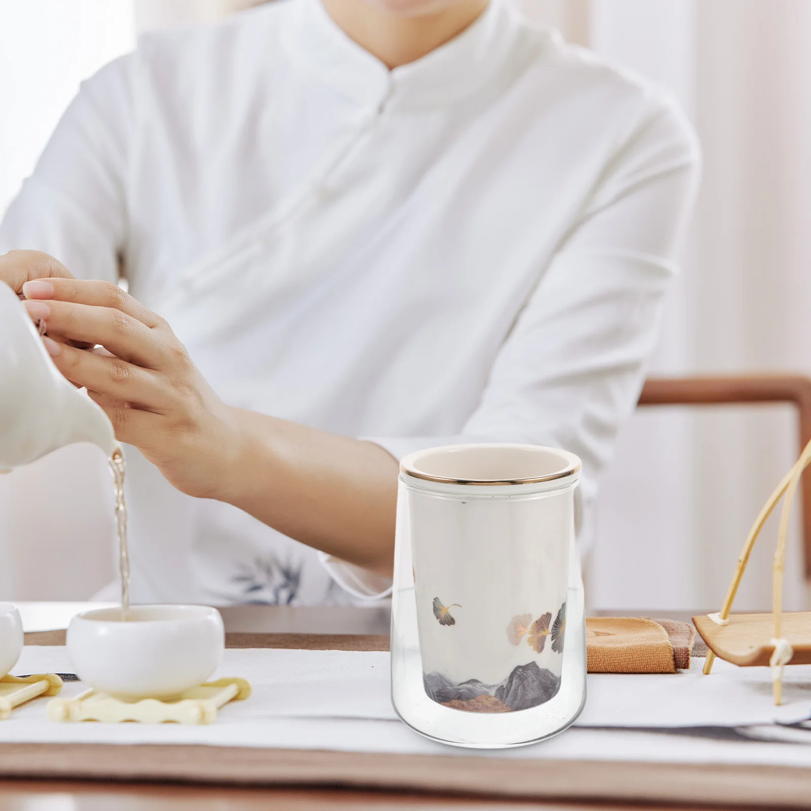 

Compact Ceramic Kitchen Utensil Holder Nordic Style Multifunctional Storage Crock for Chopsticks Knives Forks Spoons Decor