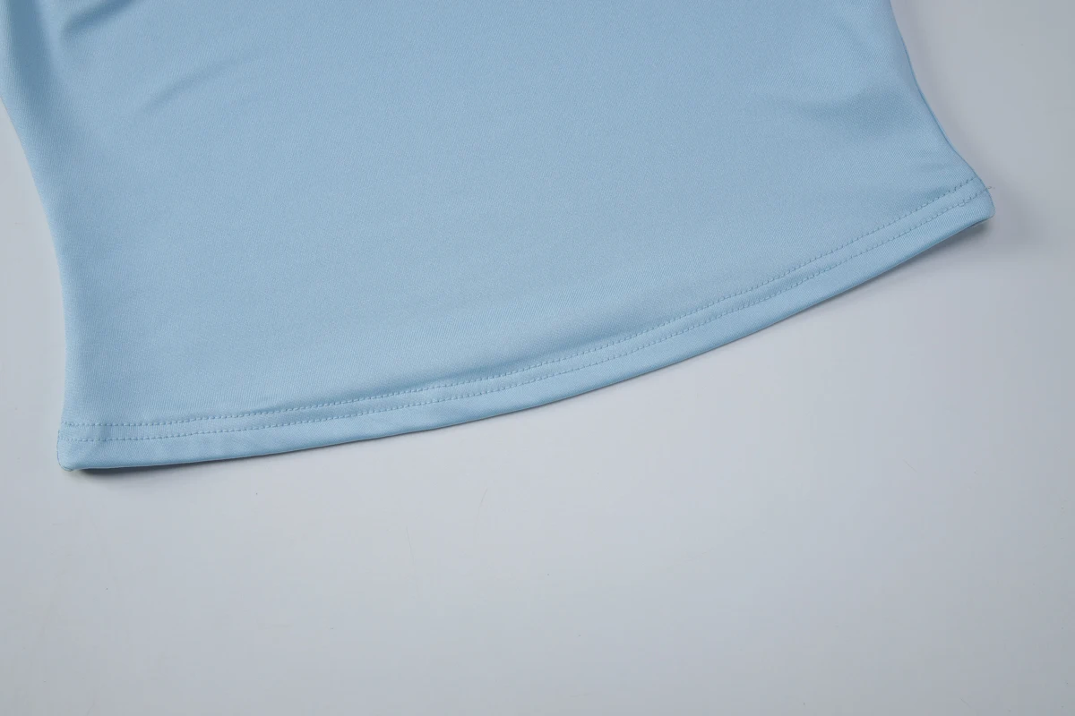 Hugcitar Modisches, einfarbiges, kurzärmliges, mit Knöpfen und Aussparungen verziertes, sexy Crop-Tanktop für den Sommer – Damen-Outfit für Streetwear, Party, Club, Y2K – Detail 9