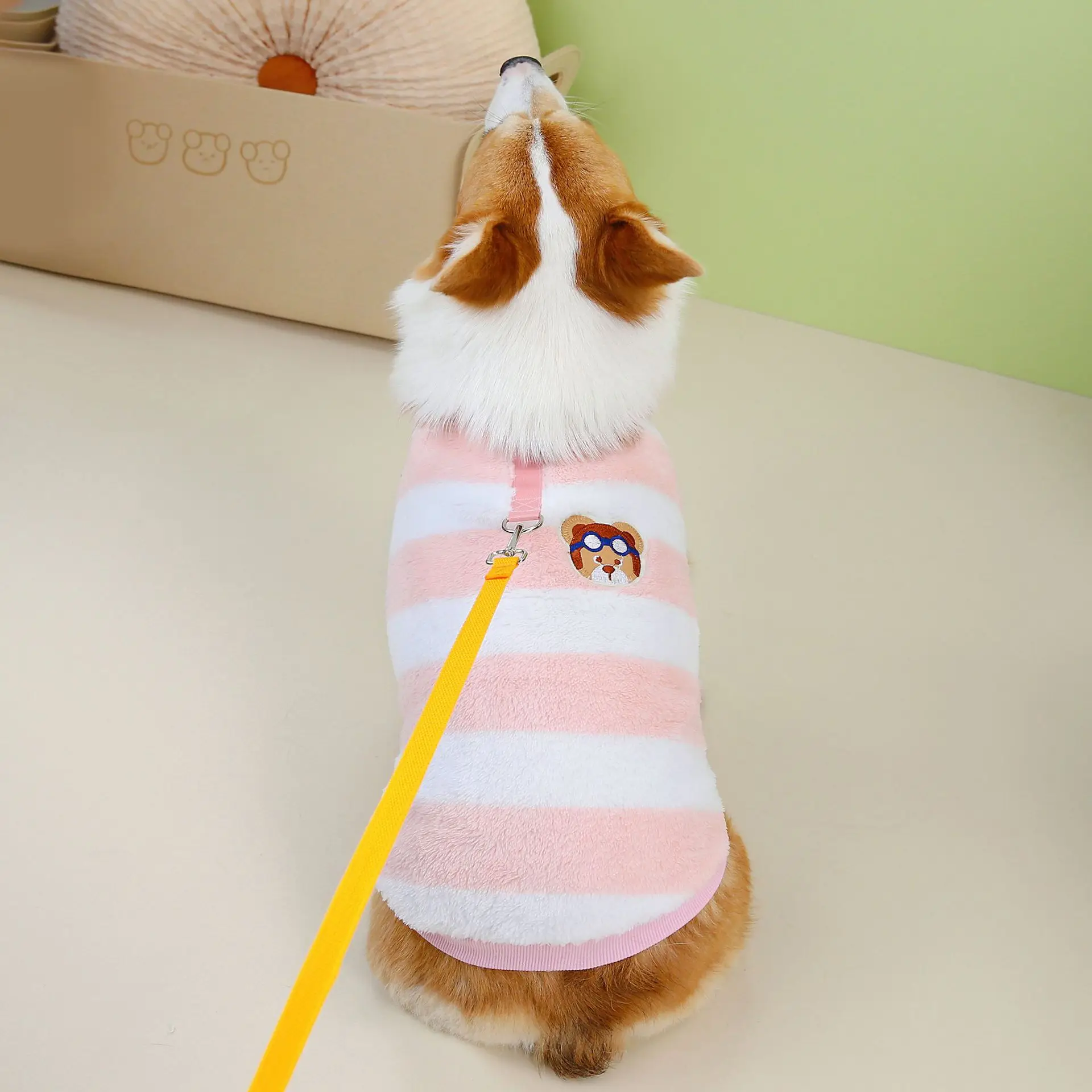 Abrigo de lana a rayas para perros: Corgi y Dachshund