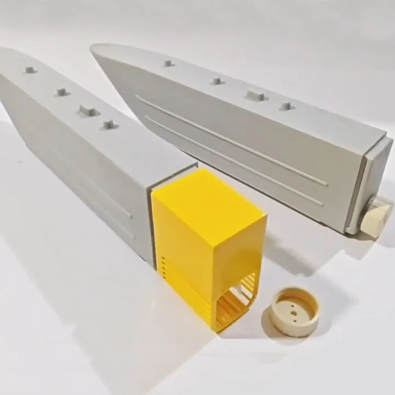 

Комплект для модификации радиоуправляемой лодки-приманки: корпус, плавучая трубка, понтонная модель с герметичной крышкой, грузоподъемность 3-4 кг, совместим с мотором 390