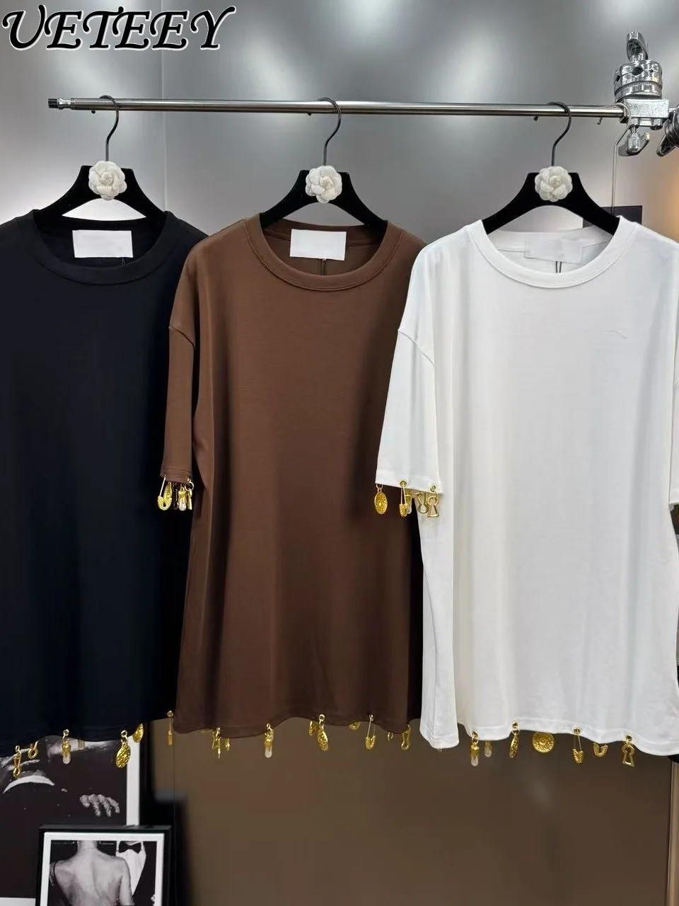 

2025 New Autumn Short Sleeve T-Shirt Heavy Metal Pendant Decoration Cotton Tee Top Women Loose Casual Black and White Tshirt