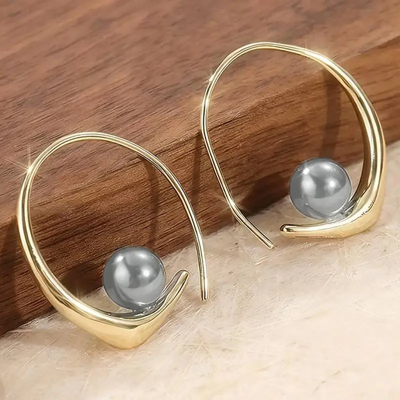 Huitan Kreisförmiges Design, schwarze Imitationsperlen, Damen-Creolen, elegante, besondere Hochzeitsaccessoires, alltäglicher, trendiger Metallschmuck