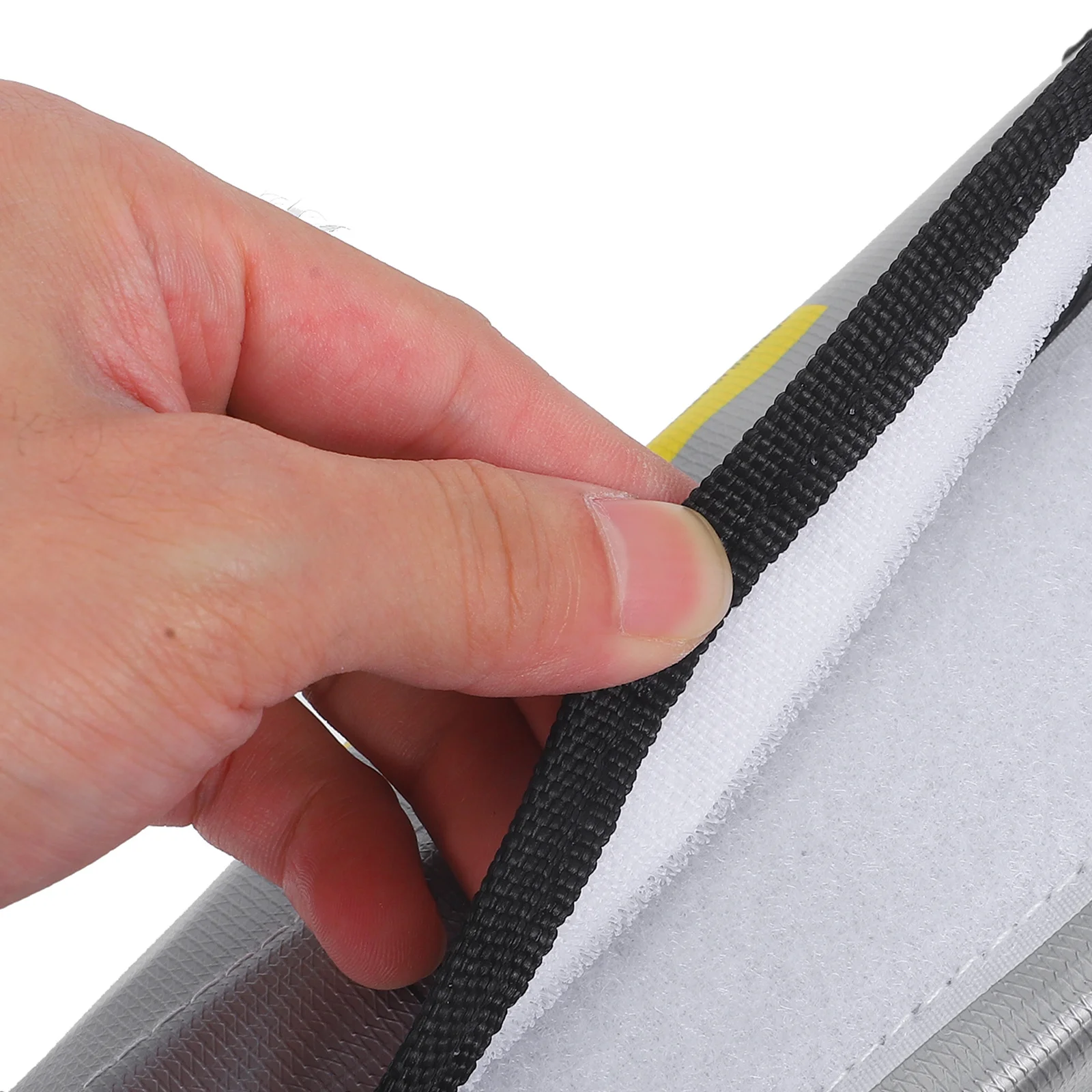 

Lipo Safety Bag Fireproof Fire Resistant Aluminum Foil High Temperature Resistant Storage Pouch Reusable Holder