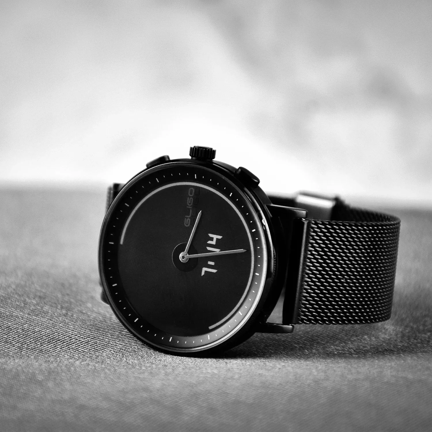 Real time data can be synchronized The world's first quartz movement hybrid Eink Smart Watch with 30 days long standby time