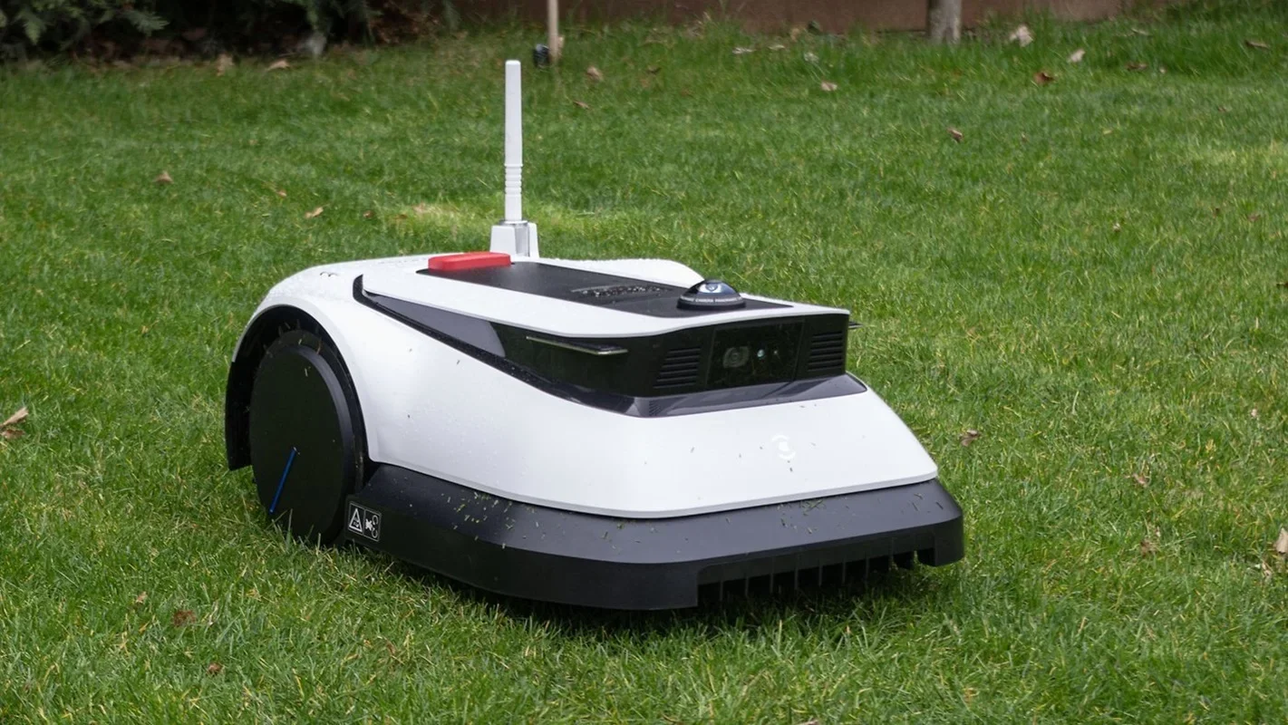 

ECOVACS GOAT O1000 RTK Robot Lawn Mower, Hot Sales, New Model