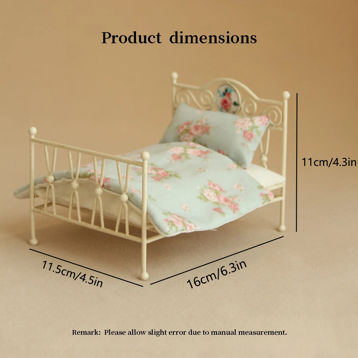Miniature simulated furniture 1:8-1:12, distressed vintage iron bed, 16cm long, comes with a three-piece bedding set, suitable for dollhouse home decoration