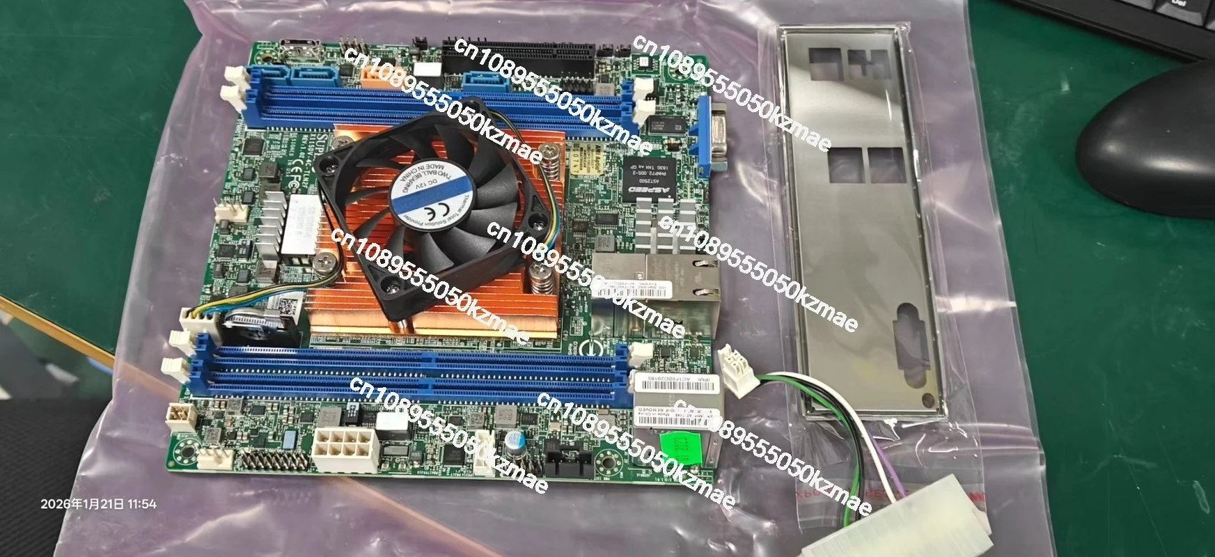 For models X11SDV-8C-TLN2F, CPU D-2141I
