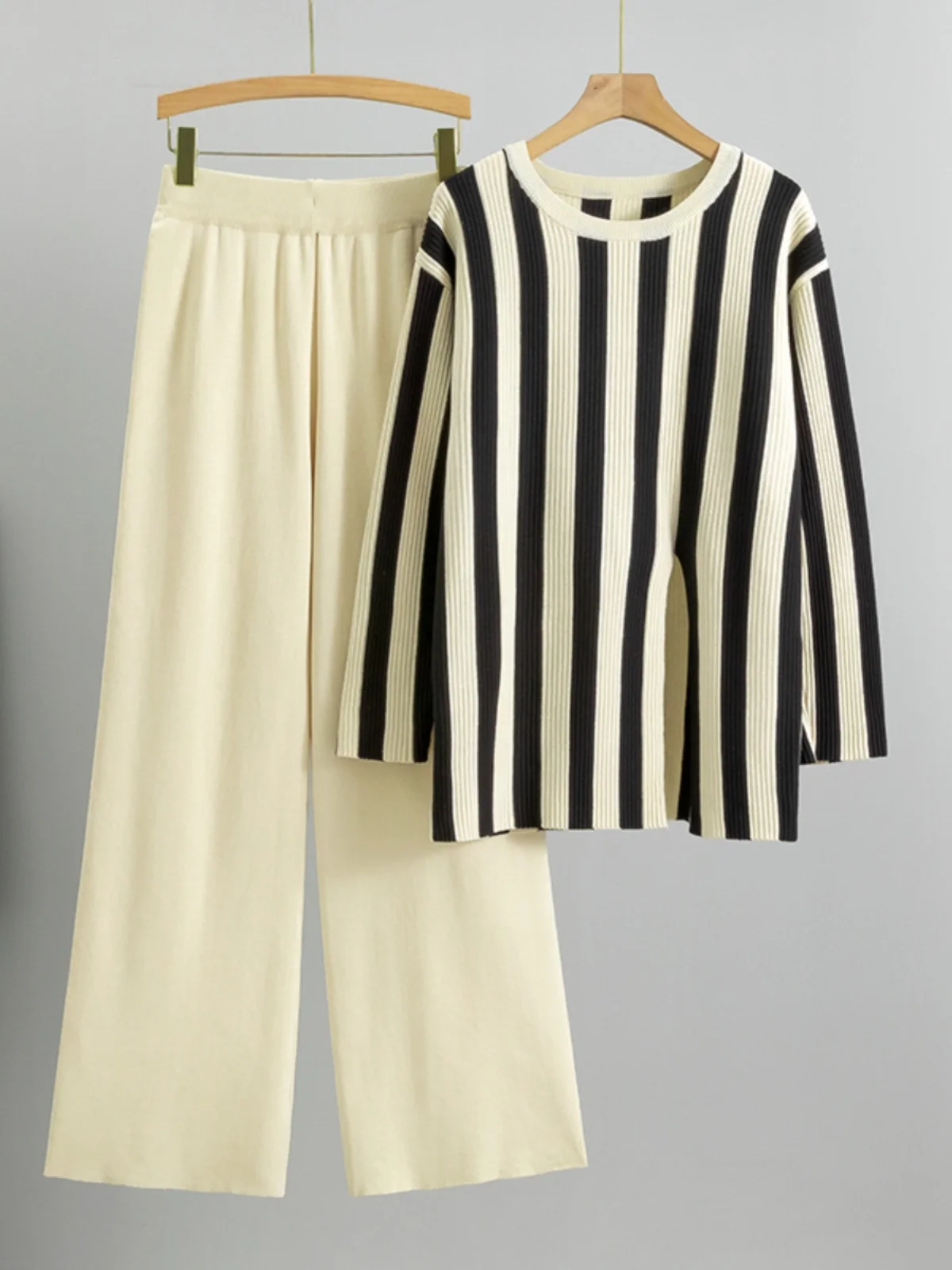 

Fashionable Women's Knitted Sweater And Pants Set with Slits round Neck Vertical Stripes Two-Piece Ensemble Autumn Wear