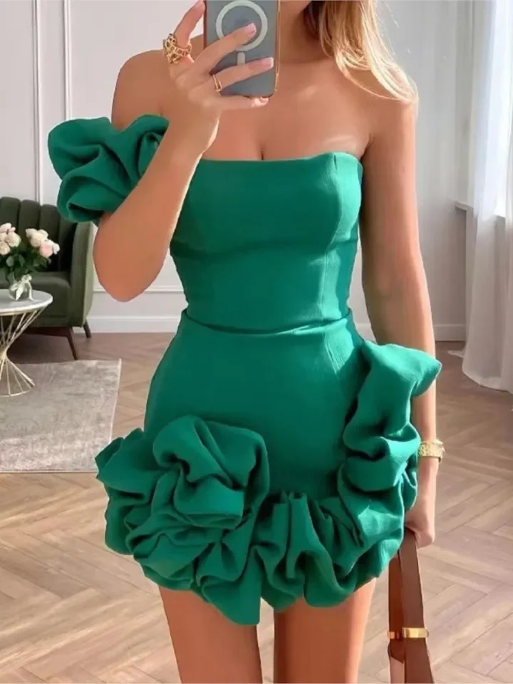 

Fashionable Ruffled Flower Bud Waist Cinching Short Dress Summer New Women's Dress One Shoulder Strapless Hugging Dress