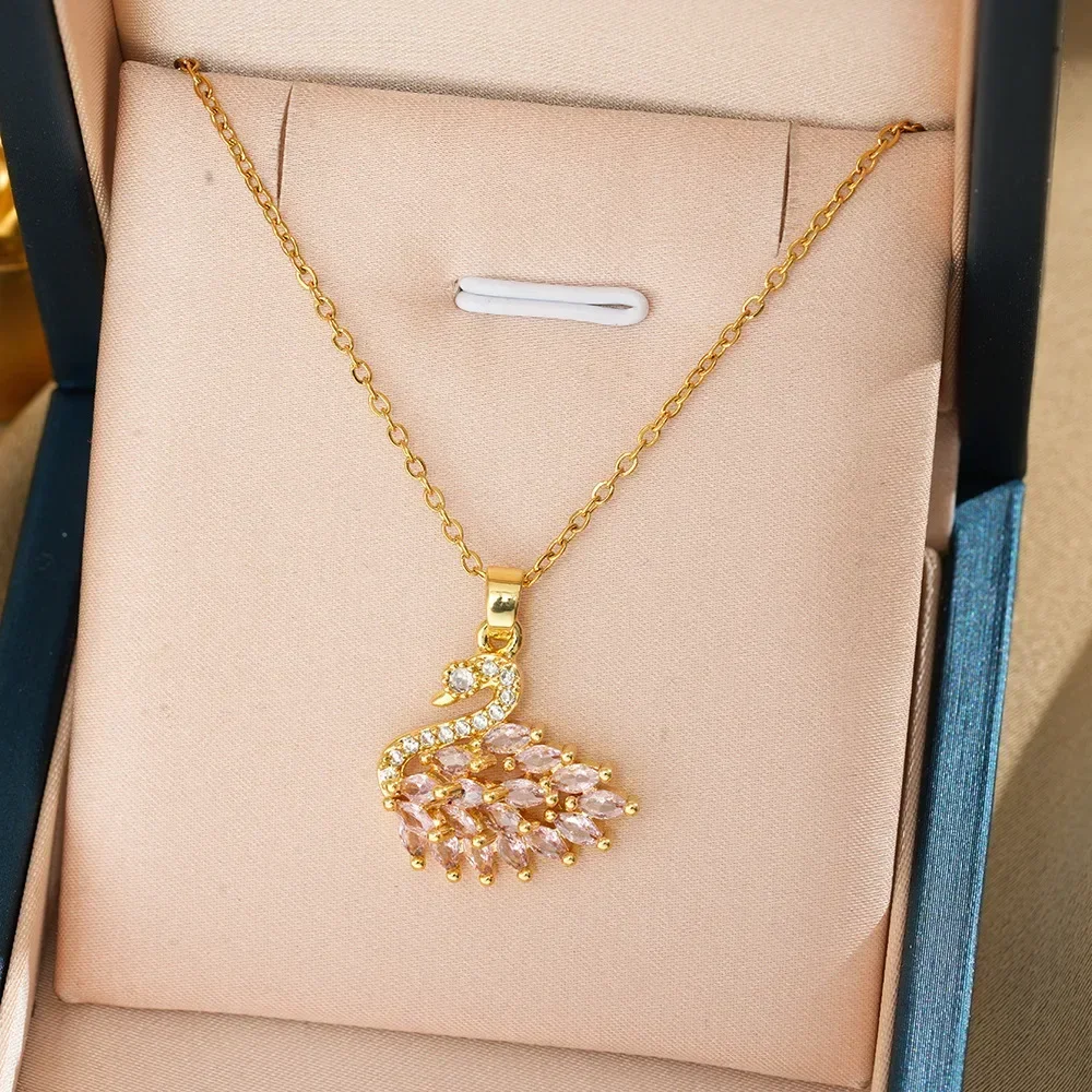 

A niche and multi-functional collarbone, a zircon swan pendant titanium steel necklace for women