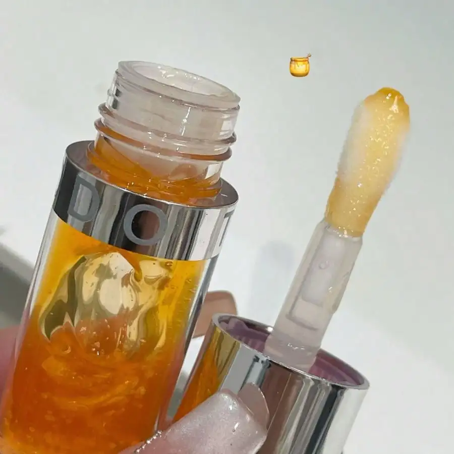 Toot Dodo Glowing Lip Gloss Hydrating Formula Sheer Glass Lip Effect Stylish Look Perfect for Holiday Gifts view 5