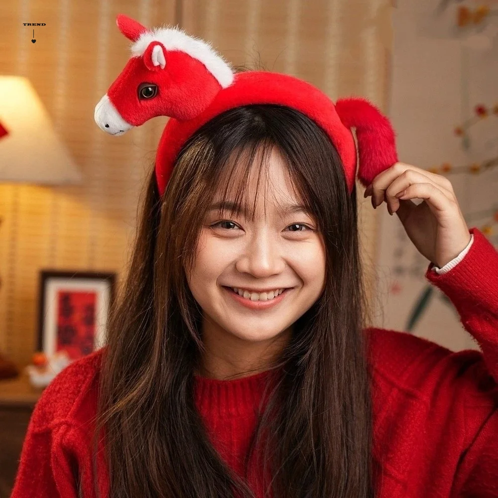 

Плюшевая повязка на голову в китайском стиле с милым талисманом, мягкий плюшевый ободок с конским волосом, новогодний мультяшный головной убор в виде пони, реквизит для фотосессий