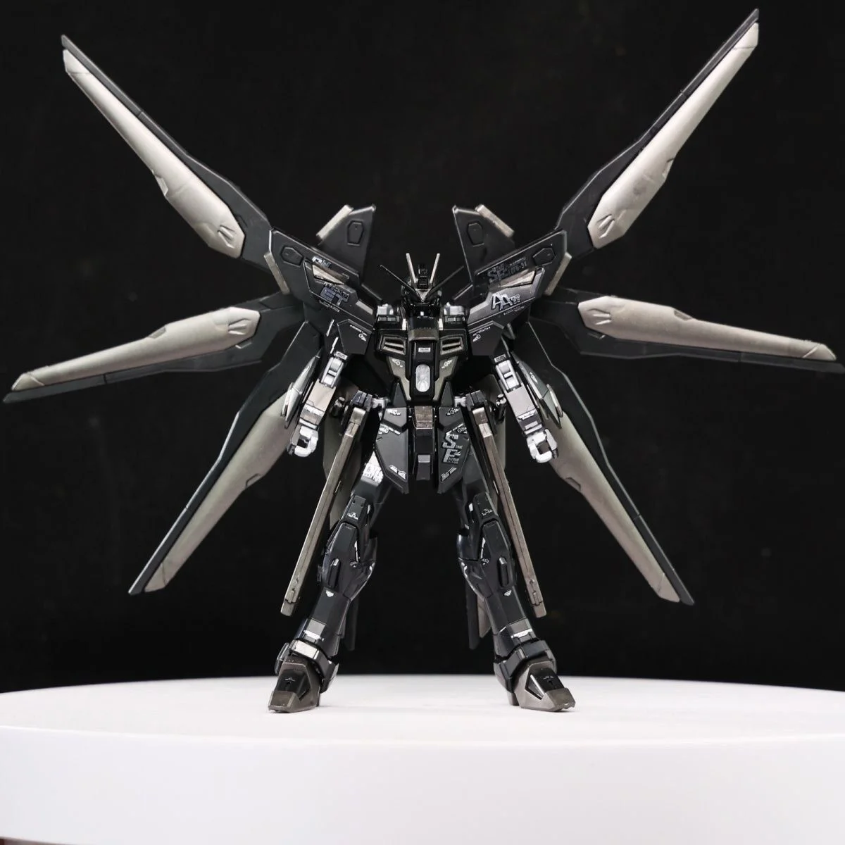 HGCE 201 1/144 GAOKE Freedom Light Wings Assembly Model Kit Action Figure Customized Plastic Model Kits Kids New Year Gifts