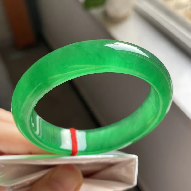 Emperor Flat Bar Peace Bracelet Jade Bangle with Ice-like Emerald Green Full Circle Design