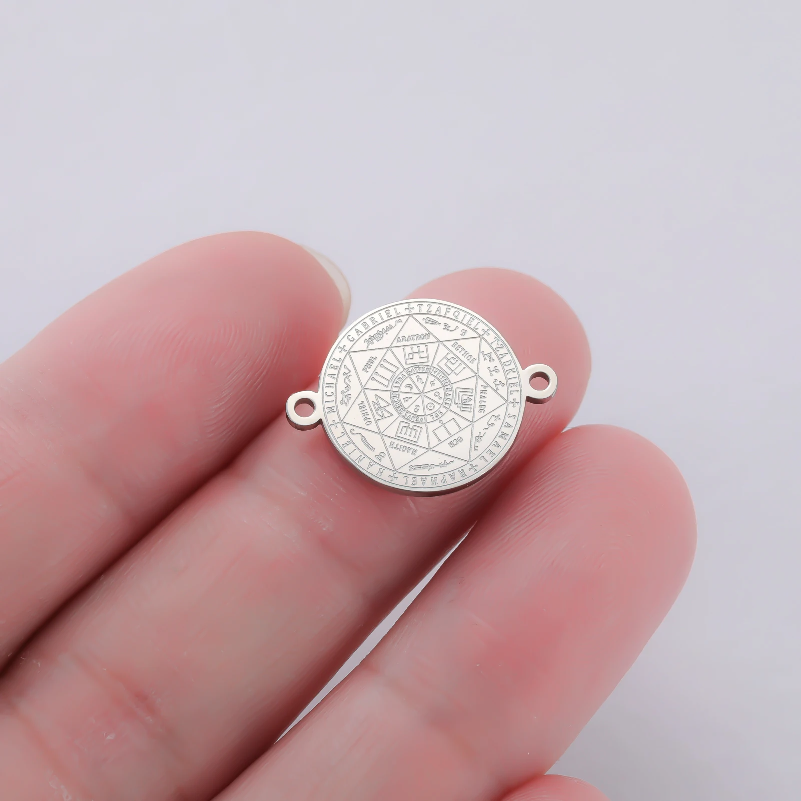 1 Stück Sieben Erzengel Runder Charm für Armband-Schmuckherstellung Edelstahl-Amulett Siegel Salomos Anhänger Großhandel – Detail 2