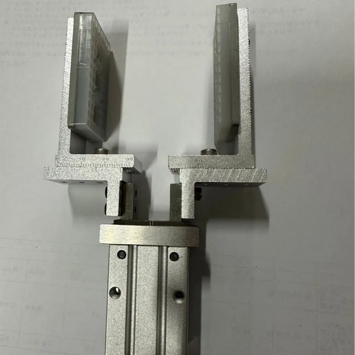 مناور إصبع اسطوانة تركيبات الملحقات 16D عقد تشاك المشبك المتوازي ، مشبك عريض إطار تلسكوبي قابل للتعديل