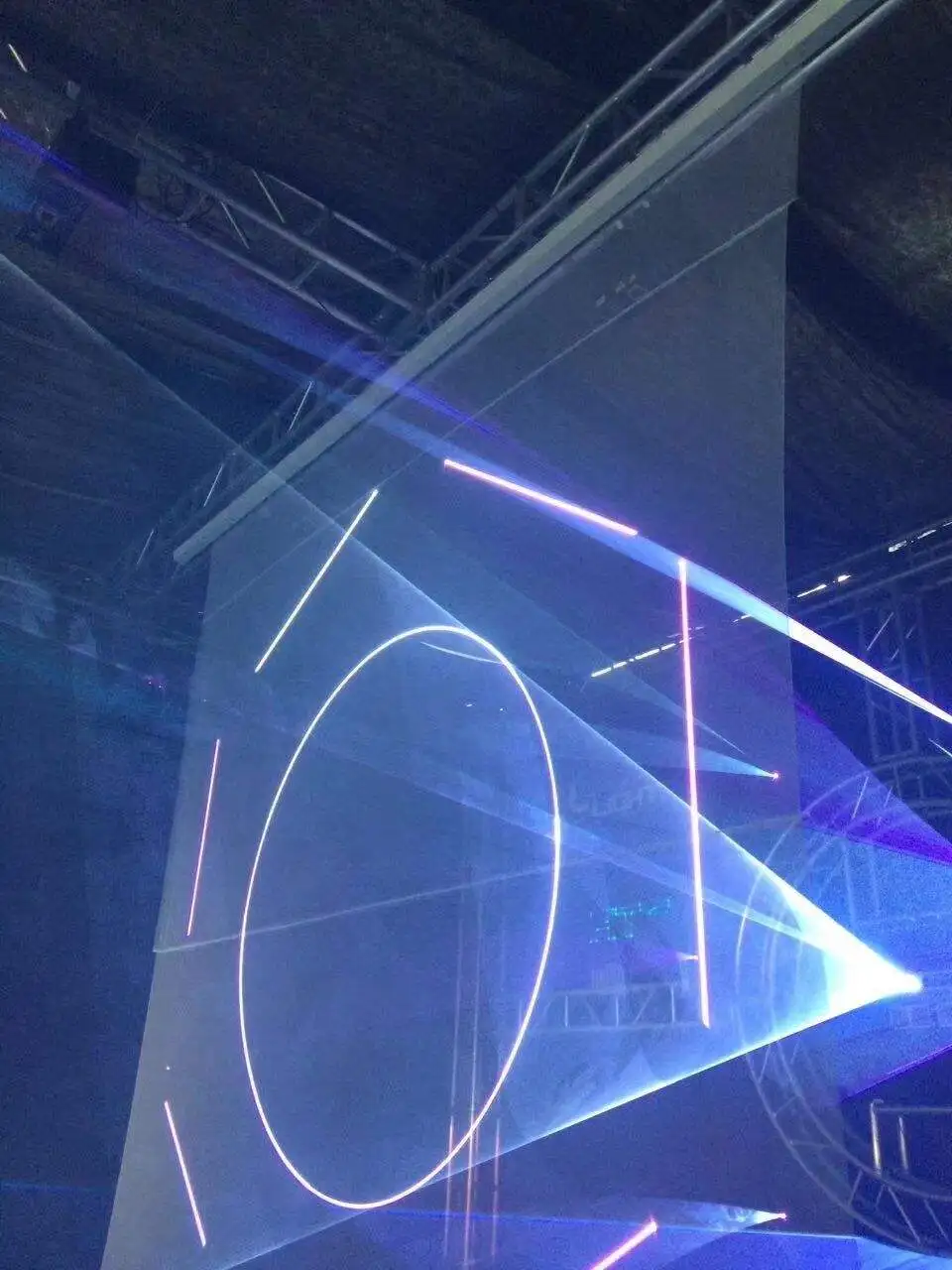 

Настраиваемый в любом размере портативный проекционный сетчатый экран для голографического 3D-дисплея большого сценического кинотеатра, цирковой дисплей