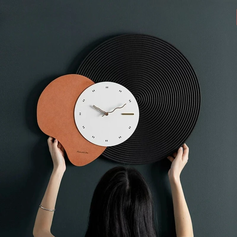 Korean Design Wall Watch Living Room Luxury Modern Fashion Nordic Xenomorph Wall Watch Simple Aesthetic Reloj Pared Home Decor