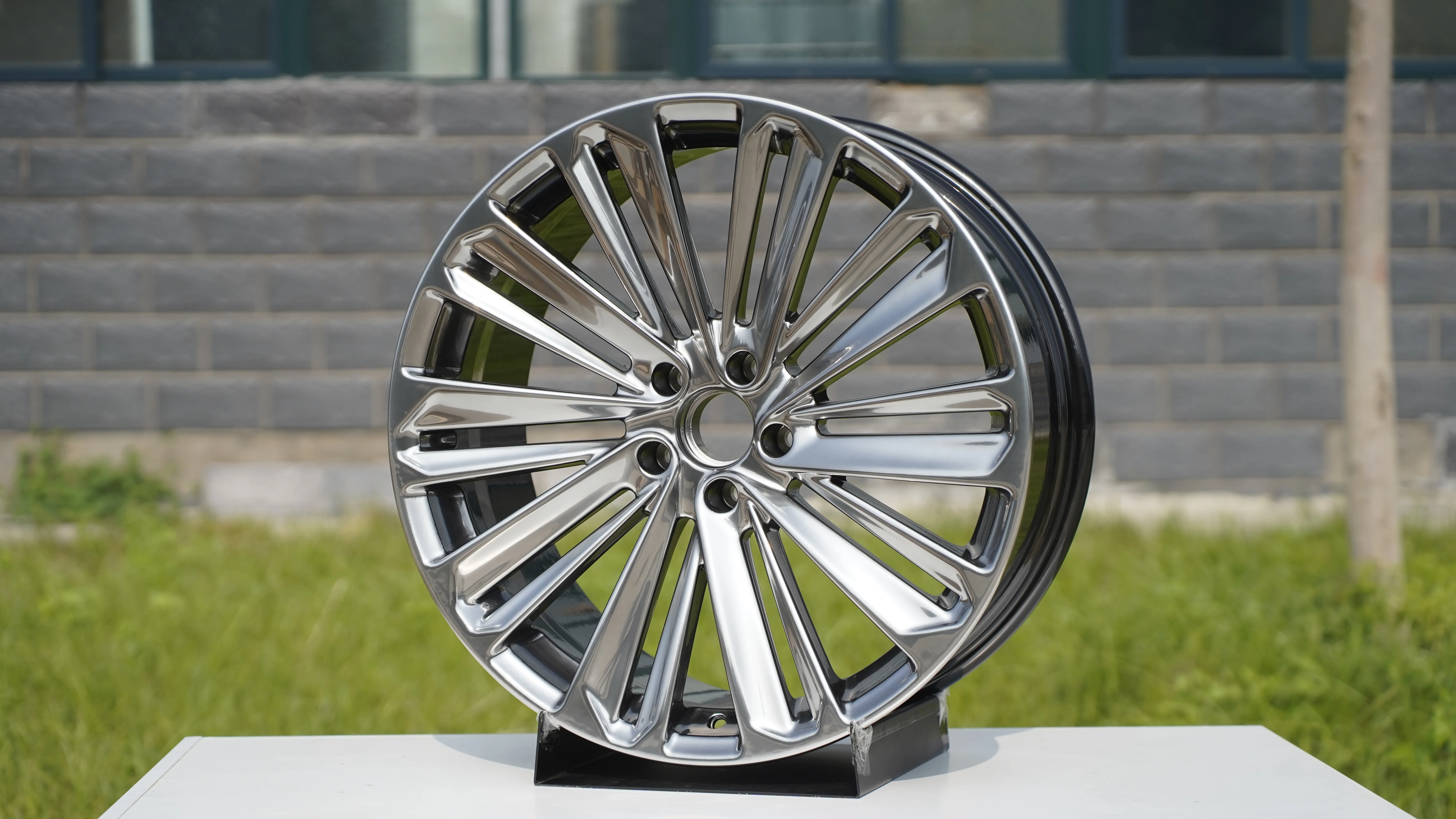 4x100 Wheel Hub - High strength alloy, lightweight and durable, precision fit, JWL/VIA certified, 14-17 inches, suitable for
