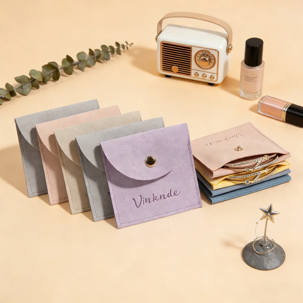 

Customized 50pcs Bulk Mini Envelope Jewelry Suede Bag Snap Button Closure Luxury Microfiber Jewelry Earrings Packaging Pouch