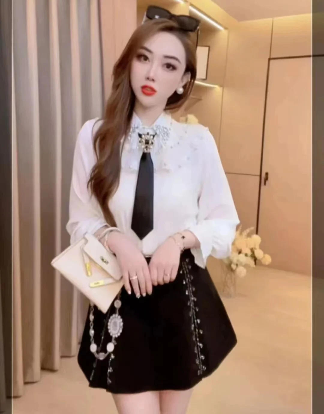 Luxury Style Diamonds Stitch Collar With Pears Beaded Tie White Shirt for Women 2024 Autumn Blouses Tops Korean Popular Clothes