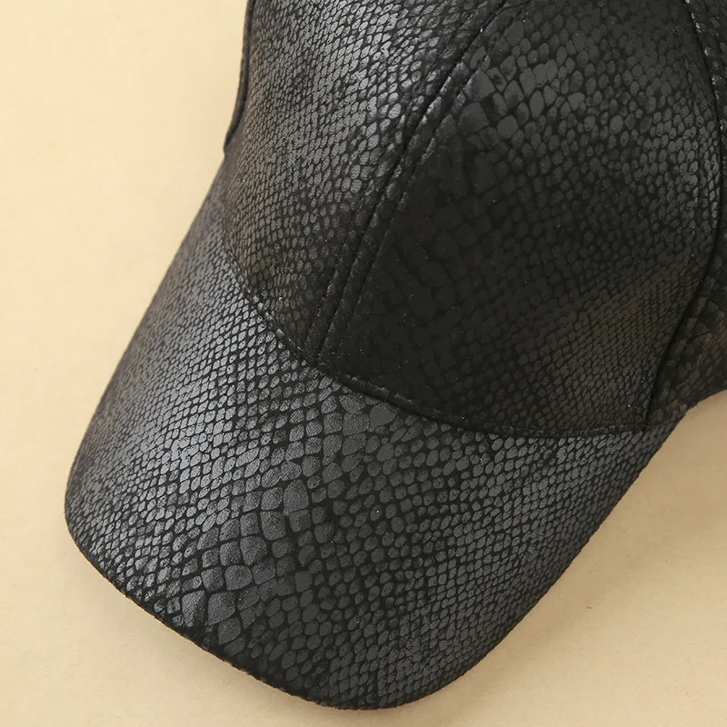 Hochwertige Herren-Baseballkappe aus Leder mit verstellbarem Druckknopfverschluss, Outdoor-Aktivitäten, verstellbare Baseballkappe – Detail 2
