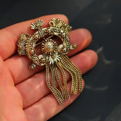 Ladies Novelty Vintage Palace Tassel Brooch Elegant Clothing Accessories Pins Banquet Party Coat Suit Accessories
