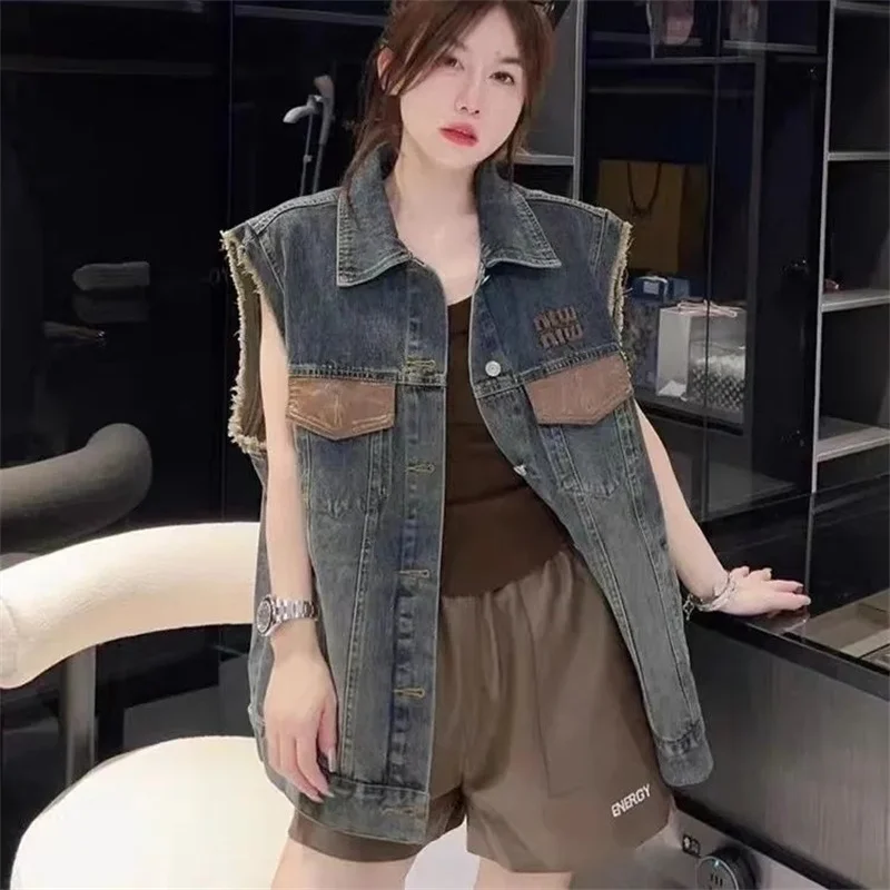 

2022 Spring and Summer New Fashion Heavy Industry Beaded Flower Denim Vest Women's Short Ripped Vest Waistcoat Vest Top Trend