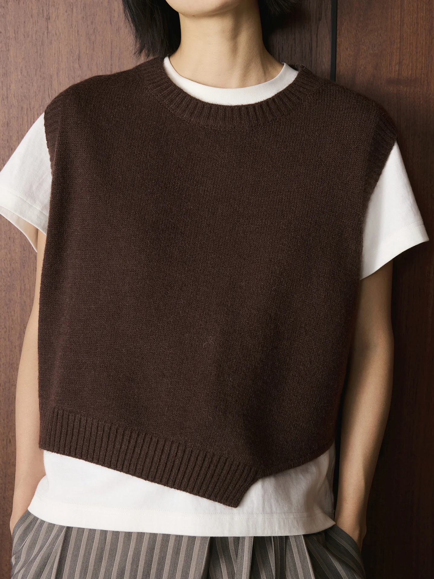 

Модный вязаный жилет с асимметричным подолом, многослойный, с круглым вырезом, без рукавов, теплый, в корейском минималистичном стиле, зимний топ