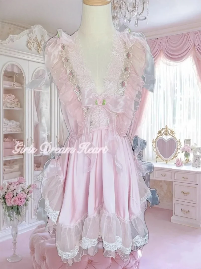 Ręcznie Robione Sukienki Retro w Stylu Dworskim z Haftem, Koronką, Siateczką i Kokardą, Letnie Słodkie Dziewczęce Sukienki na Ramiączkach z Satyny z Dekoltem w Serek i Wysokim Stanem