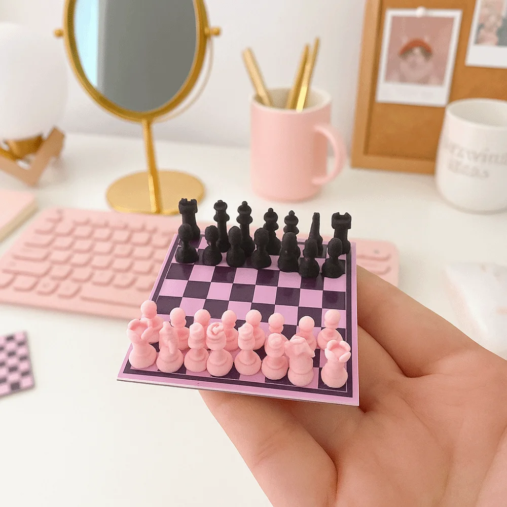 Chessboard Mini Pocket Size Chess Set Handmade 1/12 Scale International Chess Miniature Size Decorative Design view 2