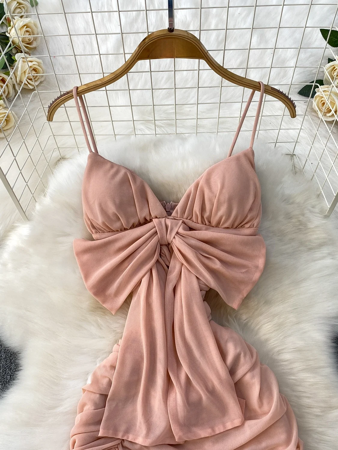 

Summer Vaion Sle Women's Dr V-Ne Pleated Waist Cinching Sexy Asymmetrical Hem Lace Trim Gown Casual Travel Wear