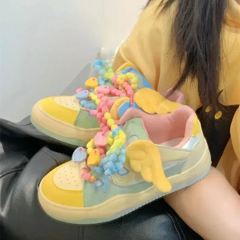 รองเท้าผ้าใบแฟชั่นผู้หญิงทรงหนา รุ่นใหม่ ปี 2026 สไตล์หวานๆ ลำลอง คลาสสิก หัวมน รองเท้าส้นเตี้ยสำหรับผู้หญิง รองเท้าดีไซน์เนอร์ Zapatos Mujer