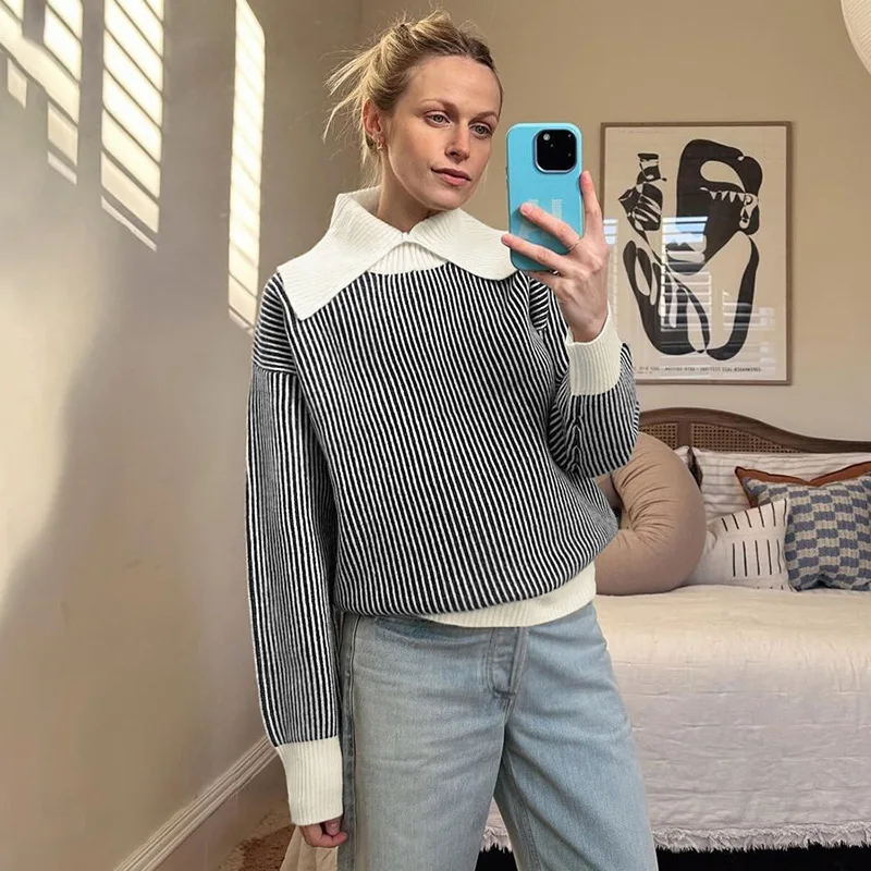 HXWC181 2025 خريف شتاء جديد عادية ريترو ستايل تصميم تحسس كبير بدوره إلى أسفل طوق شبه الياقة المدورة سويتر مقلم المرأة #2