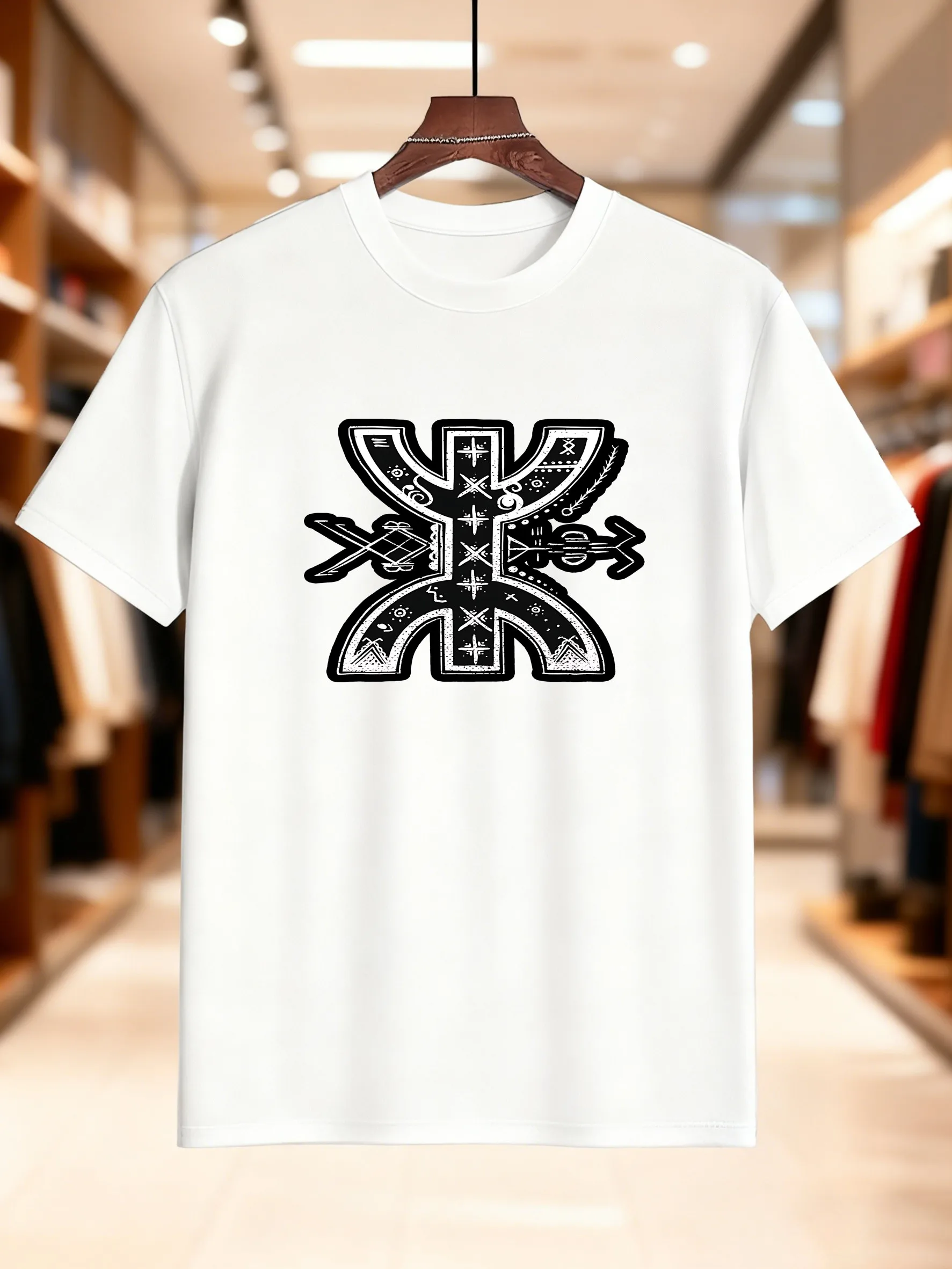 Camiseta masculina elegante com estampa de cruz preta e branca, camiseta respirável 100% algodão, streetwear casual de verão, design de cruz gráfica moderna