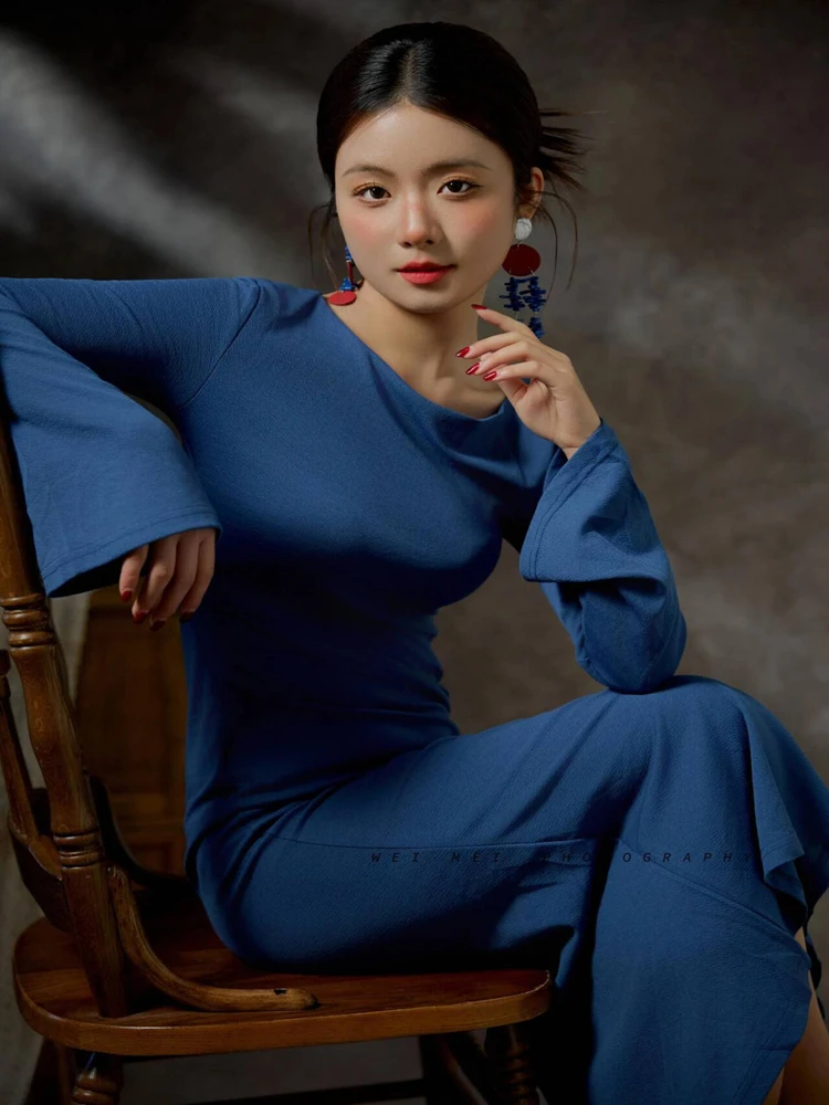 

Fashionable Retro Dress Photography Studio Photography Clothes Cold Tone Gentle High-End Feel Art Photography Costume Women