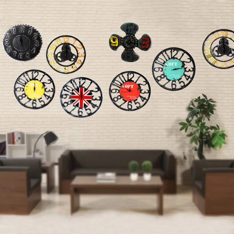 Vintage Home Decor Items - Rustic Wooden Wall Clock American Farmhouse Style Silent Movement Retro Numbers Decoración