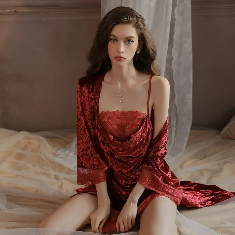 新しい秋冬パジャマ女性の下着ベルベットシンプルでリラックスしたレースライト高級ストラップナイトウェアアウターホームウェア