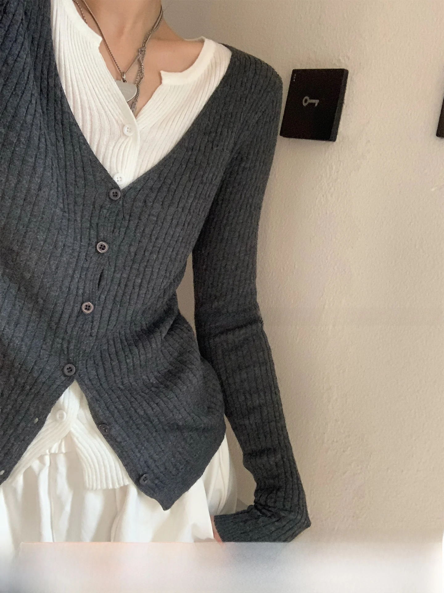 

GV Big White Brother RL nt System Knitted Color Blo Fake Two-Piece Open Cardigan Top New Autumn Versatile Women's ...