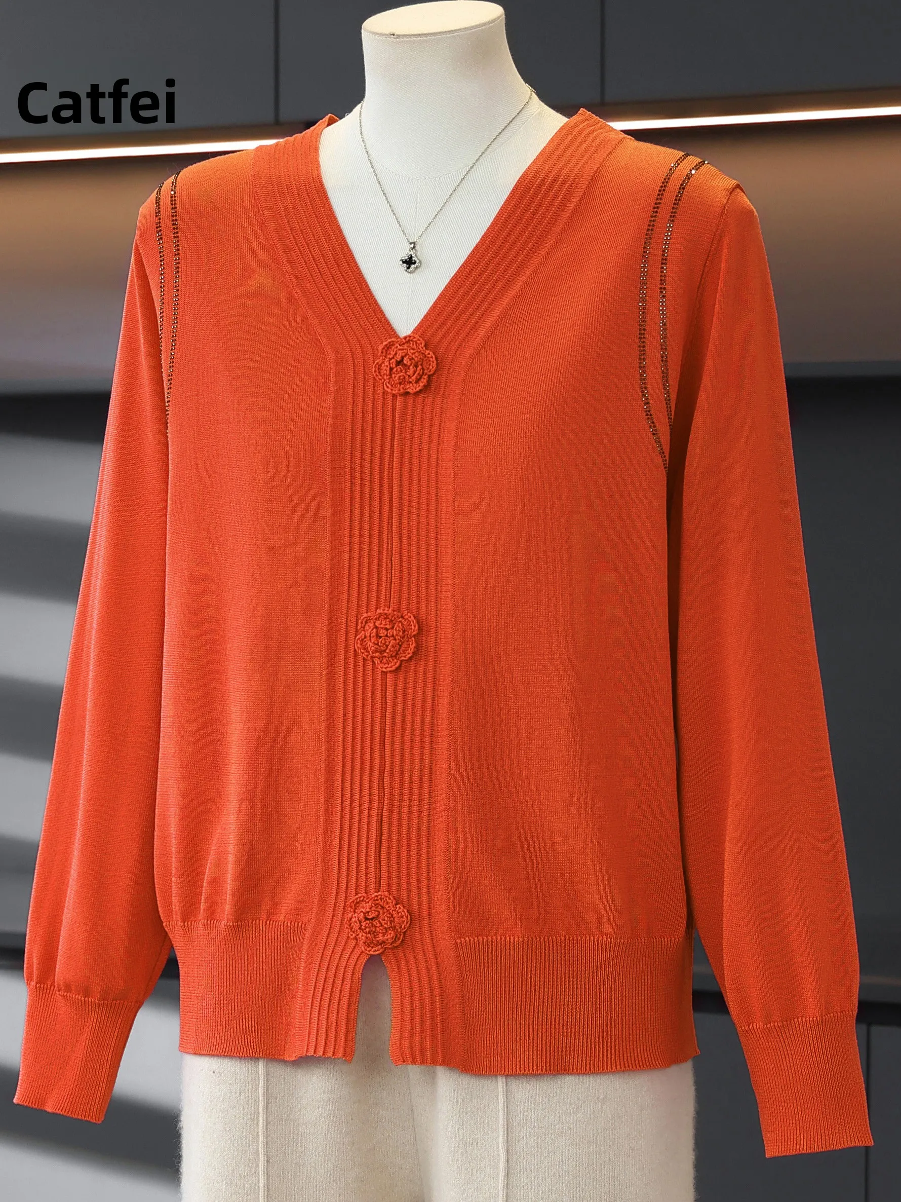 

Spring Autumn V-neck Knitted Base Shirt Ice Silk Top Fashionable Middle-aged And Elderly Women's Clothing Easy to Clean