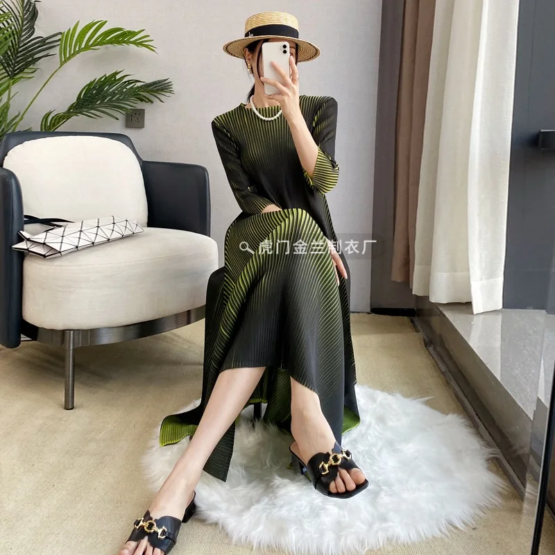 Miyake Style Gradient Color Dress Women 2023 Spring Loose Large Size Casual Pleated Comfortable Refined Luxury Evening Dresses