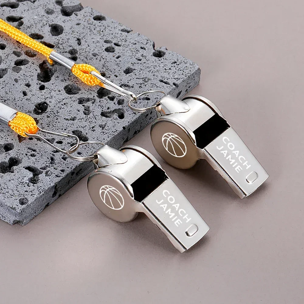 Kişiselleştirilmiş düdük kazınmış antrenör adı açık spor düdük kordon ile futbol öğretmen hakem takdir hediyeler için