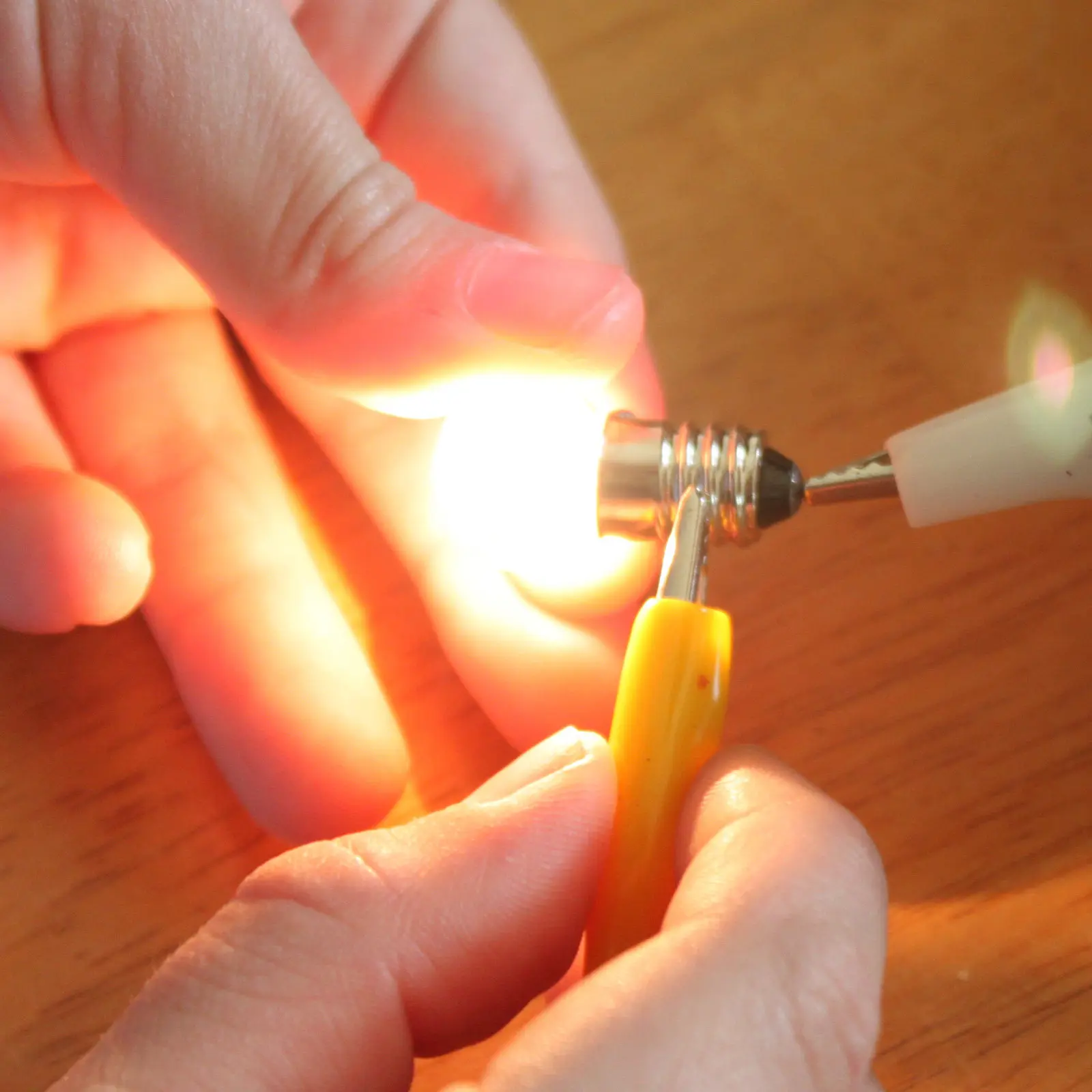 50Pcs Tiny Light Bulb 6V E10 Miniature Round Bulbs for Science Experiment Physics Electrical Circuit Teaching Kit