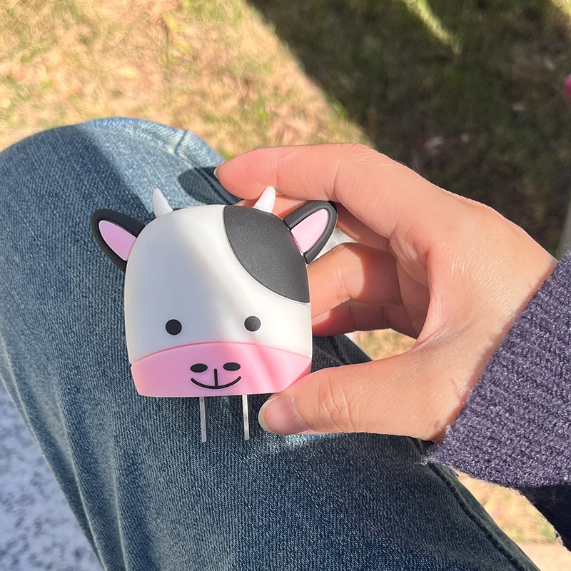 Cartoon Silicone Soft Silicone Cow Charger Case For Apple Iphone 14 13 18W/20W Charger Head Protective Sleeve Cable Cover Lovely