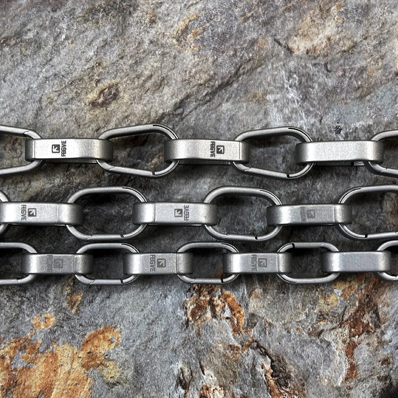 Outdoor Portable EDC Retro Titanium Alloy Multi Ring Connection Necklace Tool