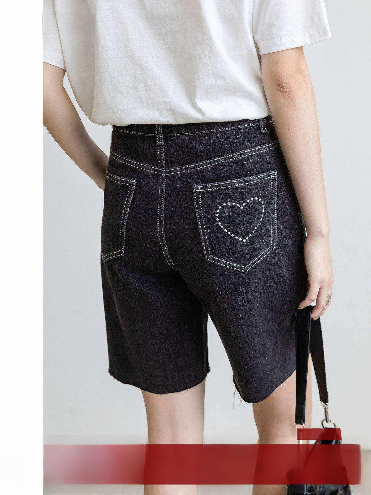 

High Waist Straight Leg Black Denim Shorts Women's Summer New Style Loose Fit Five-Quarter Pants Commute Style Button Craft