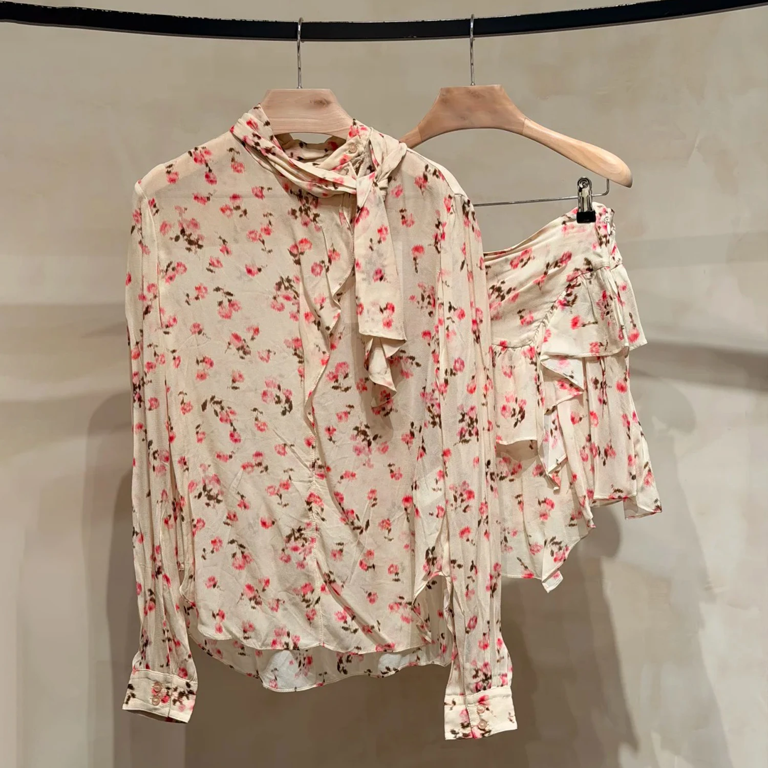 

Casual Floral Print Shirt And Halter Skirt Set Women's Spring Fashion Ensemble Breathable Medium Weight Zipper round Neck Design