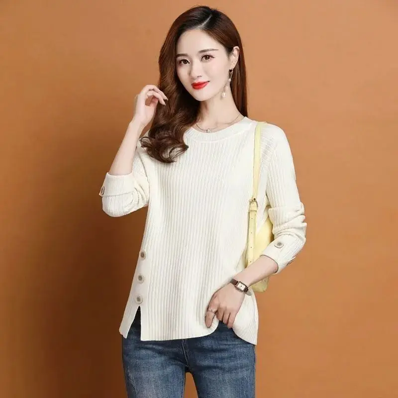 

White Ladies Pullovers Harajuku Korean Style Original Winter 2025 Clothing Sales Offers Light Round O Neck Women's Knit Sweater