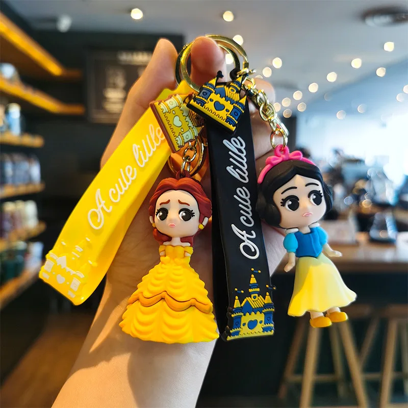 Disney Elsa Anna Keychain Cartoon Anime Frozen Doll Snow White Keyring Bag Pendant Couple Car Keyholder Creative Charm Accessori